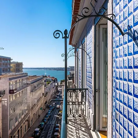 Amazing 1bdr In Chiado By Lovelystay