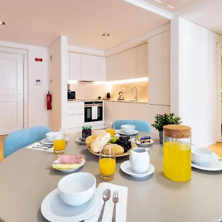 4Pax Apt In Chiado With River View By Lovelystay شقة *