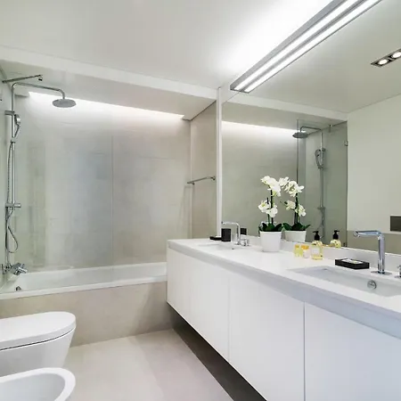 4Pax Apt In Chiado With River View By Lovelystay شقة