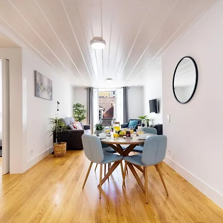 4Pax Apt In Chiado With River View By Lovelystay *